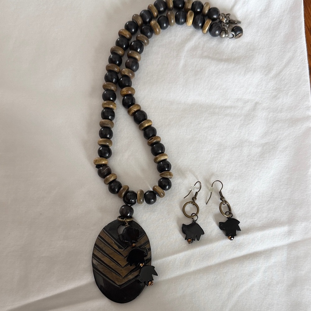 Black and Gold Beaded Necklace and Earring Set